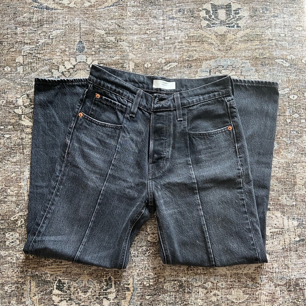 Levi’s | Black Altered Straight Leg Jean | sz 26